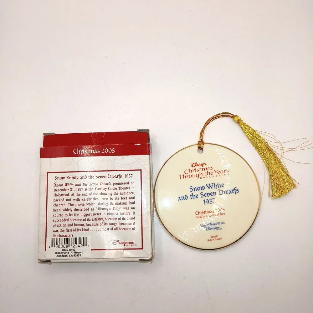 Disneyland Snow White 2005 Ceramic Christmas Ornament Through The Years Series